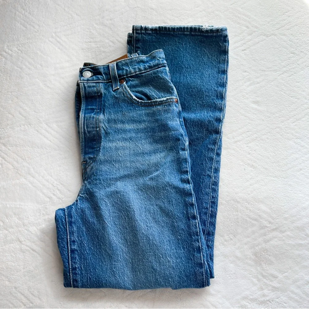 aritzia’s levi’s rib cage straight ankle jean SOLD - Picture 1 of 3